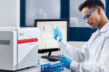 Thirteen-colour clinical flow cytometry system