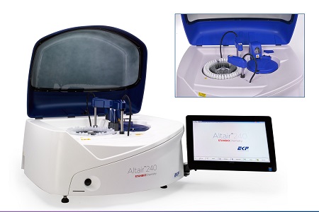 Compact random-access analyser and liquid-stable reagents 