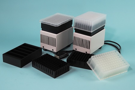 Compact chilling/heating dry bath for robotic systems
